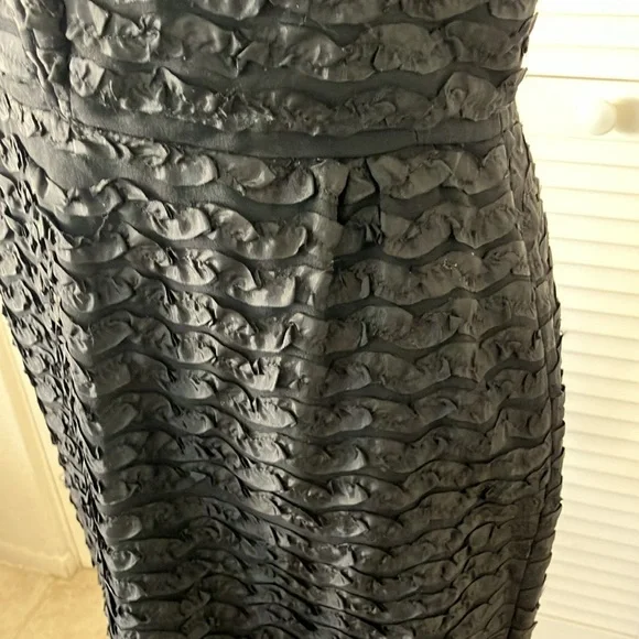 Vintage black cocktail dress in excellent condition, fully lined size Small - Picture 3 of 9